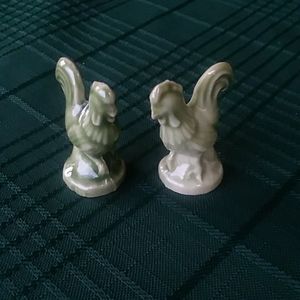 Red Rose tea rooster